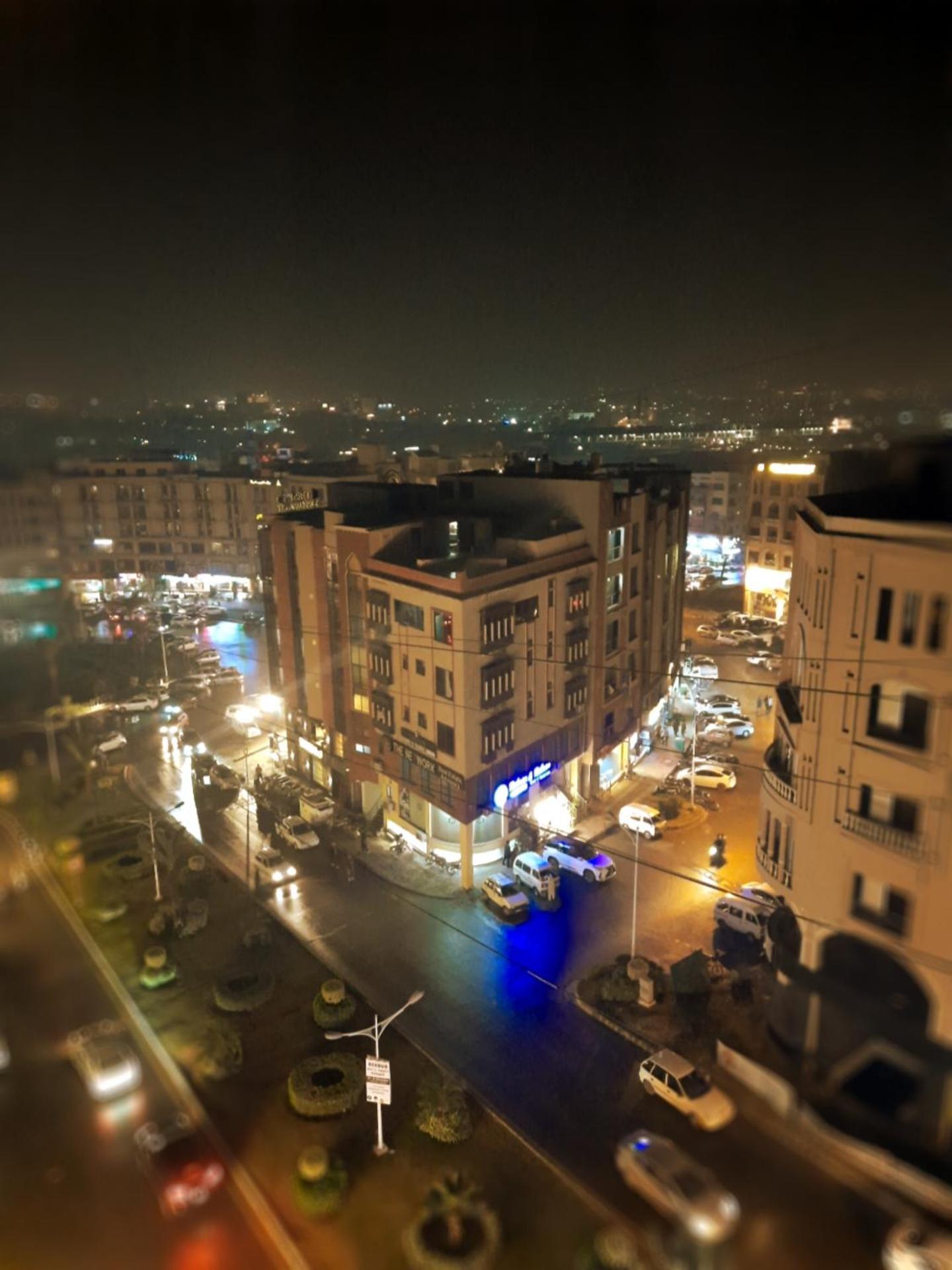 Northern Suites Bahria Town Равалпинди Номер фото