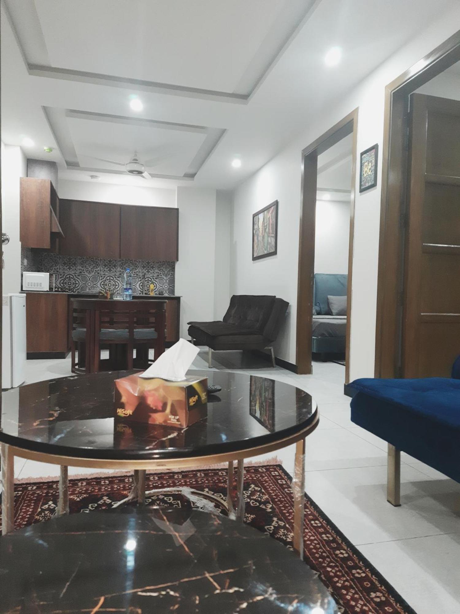 Northern Suites Bahria Town Равалпинди Экстерьер фото