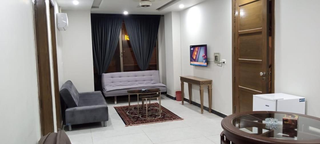 Northern Suites Bahria Town Равалпинди Экстерьер фото