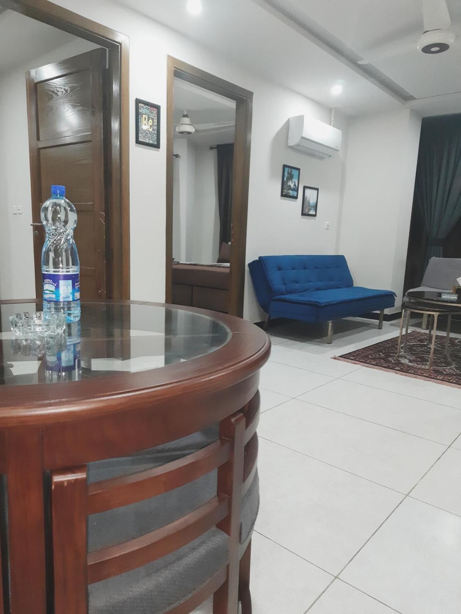 Northern Suites Bahria Town Равалпинди Номер фото
